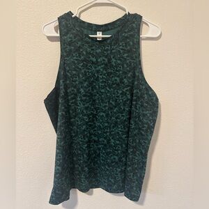 Athleta Ultimate Printed Muscle Tank Rare Green Camo High Neck Workout Top Sz XL
